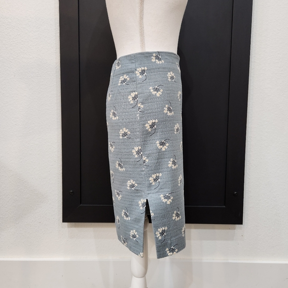 LOFT OUTLET FLORAL PENCIL SKIRT W/SIDE SLITS SIZE 8 - Picture 3 of 8